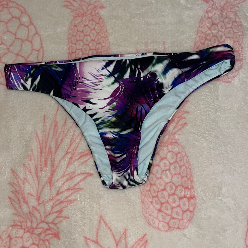 Roxy, Bikini Bottom, Size Large, Moderate Coverage - image 1
